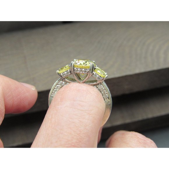 Size 6 Sterling Silver Stunning Triple Yellow Cubic Zirconia Band Ring - Picture 4 of 8